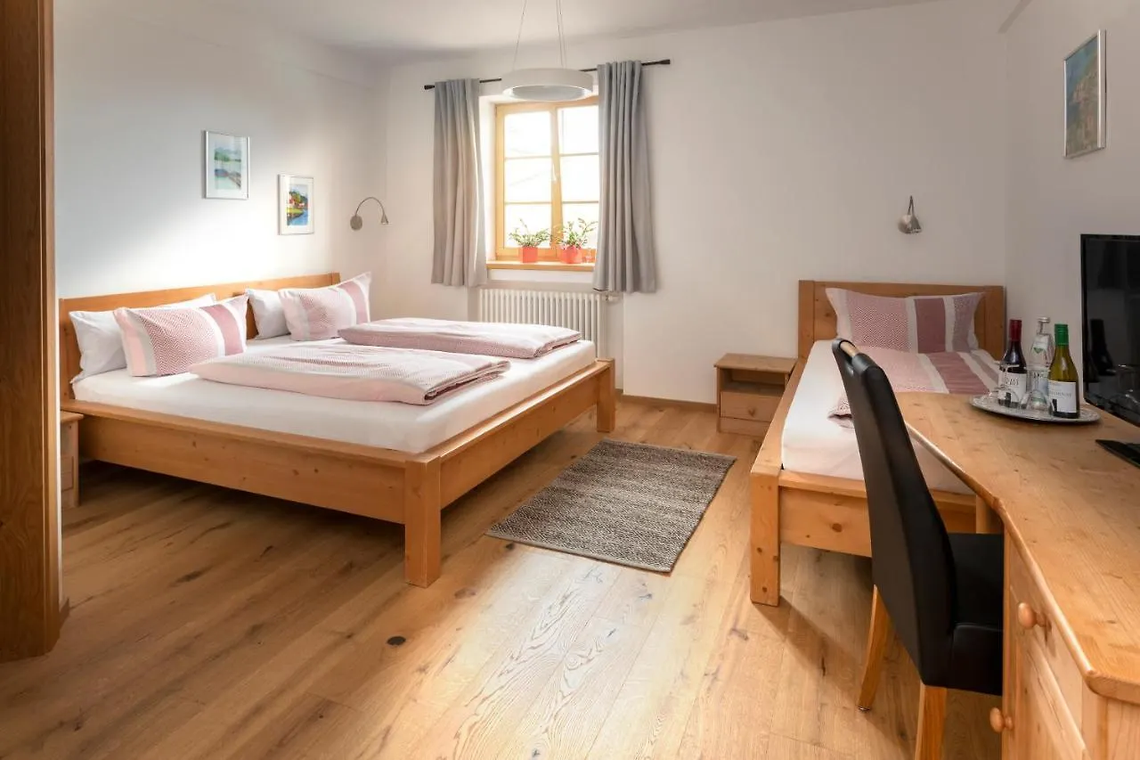 Guest house Pension Bernhardhof Otterfing