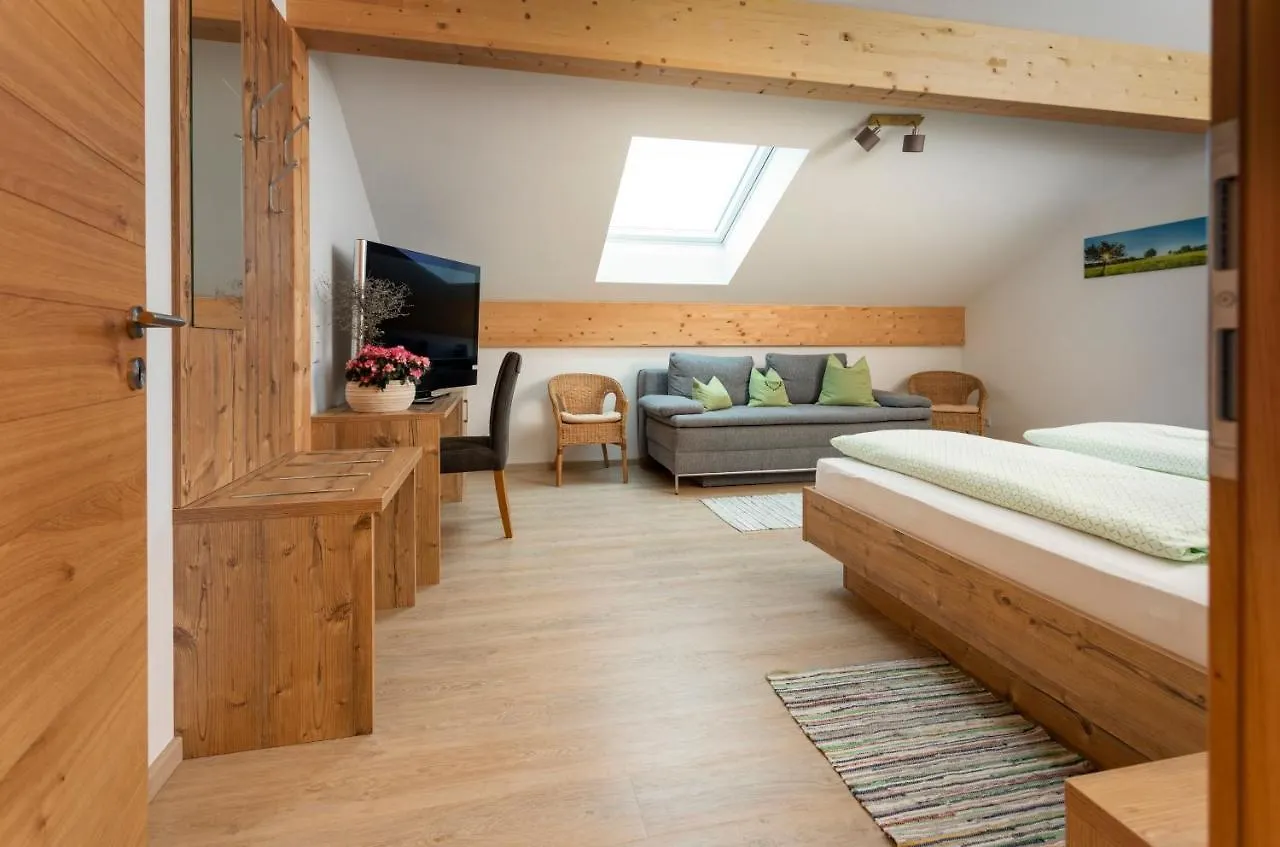 Pension Bernhardhof Otterfing Guest house