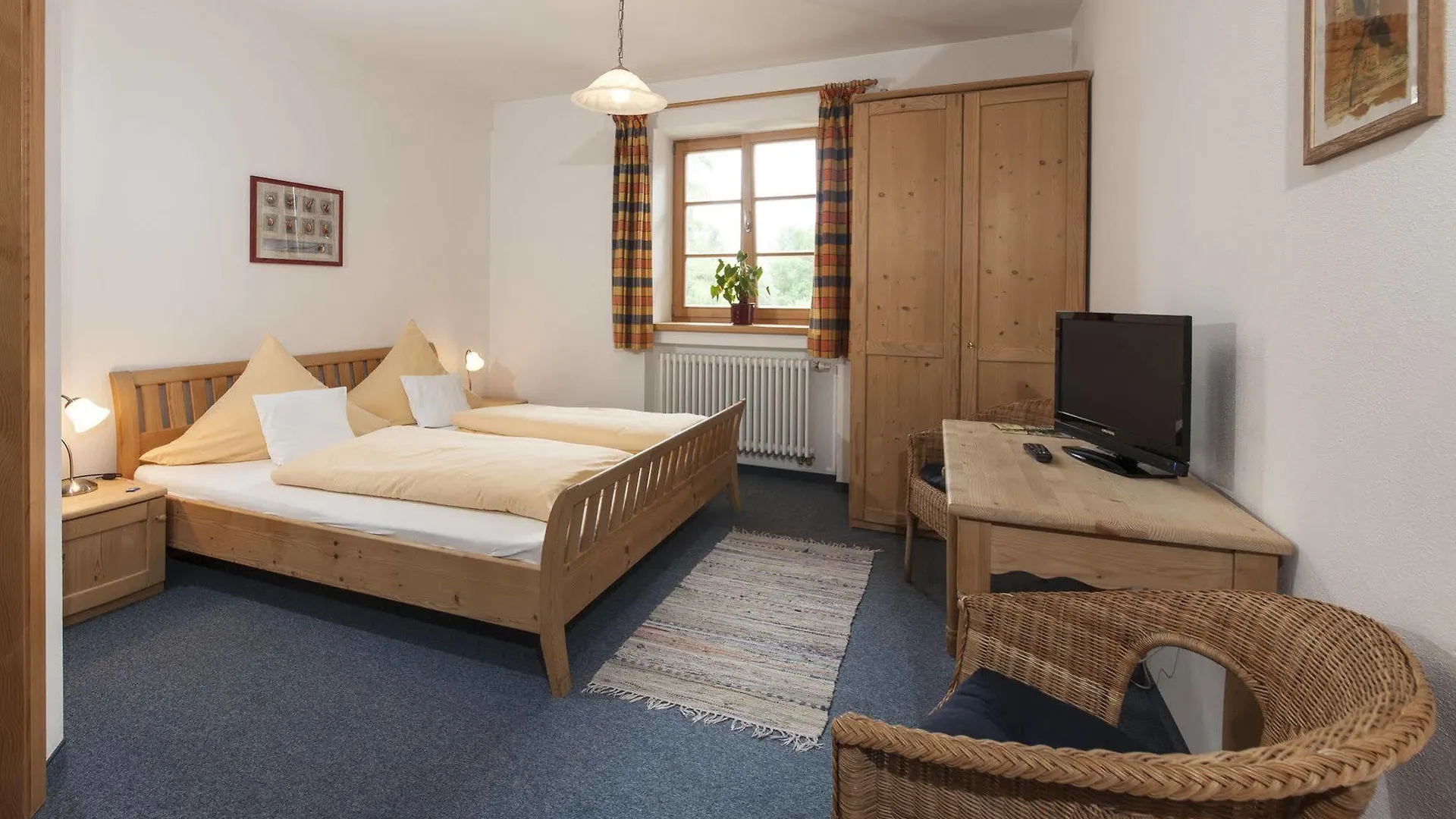 Guest house Pension Bernhardhof Otterfing