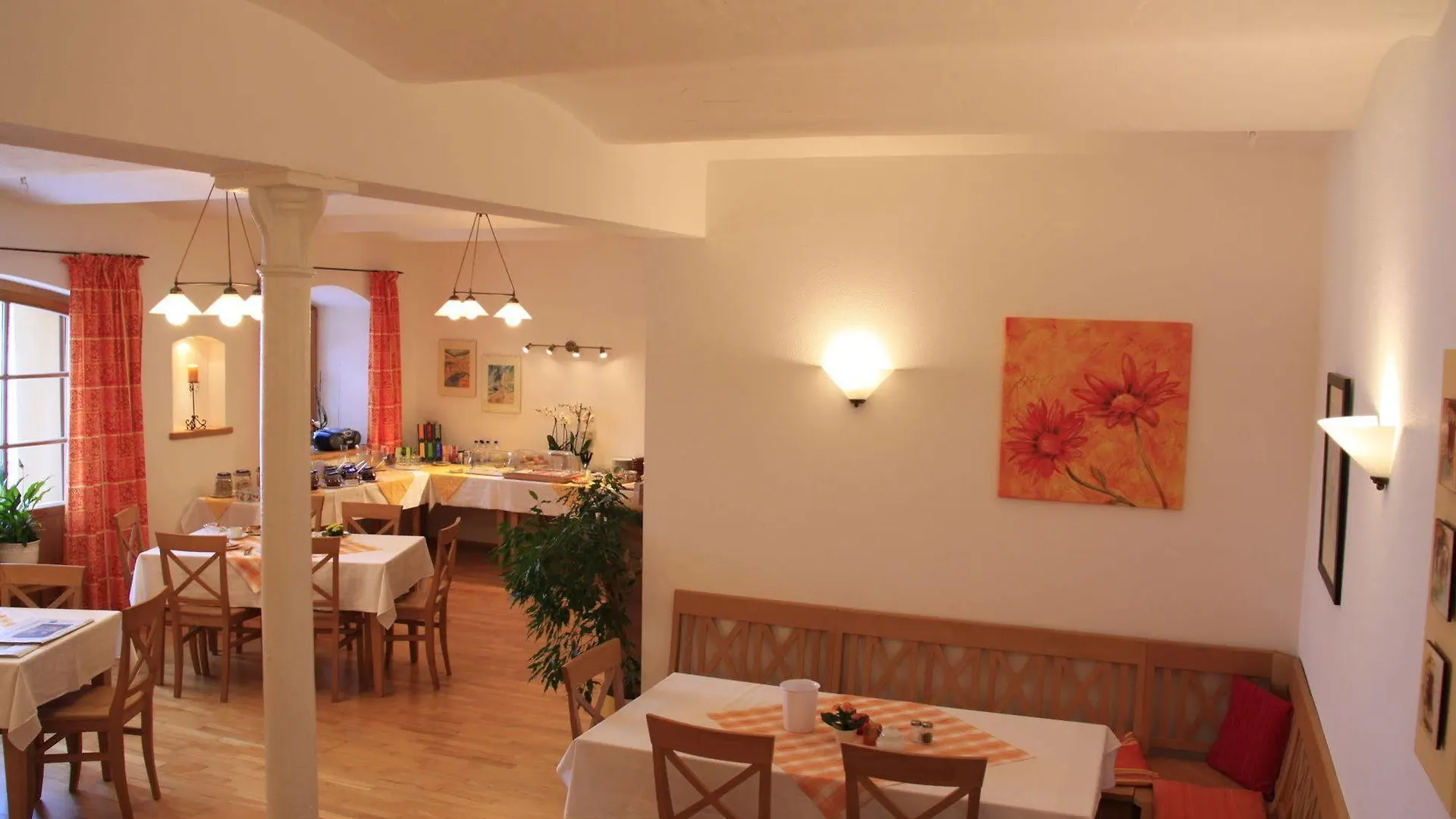 Pension Bernhardhof Otterfing Guest house